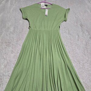 Elizabeth & Nicole Green Midi Dress NWT Small